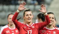 Švýcarská fotbalistka zmizela. Skočila do jezera a už se nevynořila!