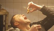 Český jedlík Jaroslav Němec trhl další rekord. Snědl 890 šneků za pět minut