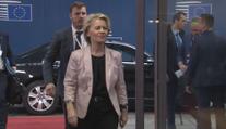 Drama v letadle: Pasažér zkolaboval, první pomoc mu poskytla von der Leyenová