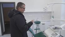 Městys na Rychnovsku sehnal zahraničního zubaře. Pacientů přišly stovky