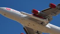 Miliardář Branson slaví! Do vesmíru vypustil raketu z křídla Boeingu 747
