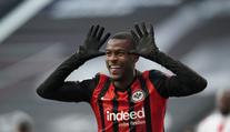 Frankfurt se vyšplhal na třetí příčku, pomohla mu remíza Wolfsburgu!