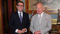 Velká Británie má nového premiéra. Starmera ve funkci nahradil Burnham