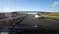 Na D11 řádili šílenci za volantem. Jeden předjel policisty rychlostí 231 km/h