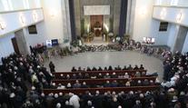 Poslední rozloučení s Uhlem proběhlo v symbolický den. Zeman poslal věnec