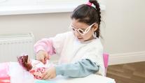 Hygienici varují před nebezpečnými panenkami. Děti mohou poznamenat na celý život
