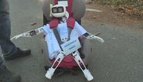 Robotí stopařka Matylda se vydala na cestu! Svezli byste ji?