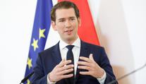 Rakouský kancléř Sebastian Kurz rezignoval. Dohnal ho skandál s úplatky