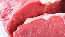 Rozmrazování masa při pokojové teplotě? Radši ne, varují experti