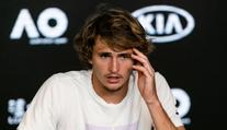 Tenisový hříšník Zverev: Porušil izolaci a užíval si velkou párty na pláži 