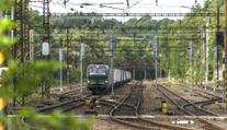 Záhadná smrt 16letého chlapce. Našli ho v kolejišti, vlak ho ale nesrazil