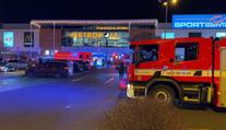 Hořelo v obchodním centru na pražském Zličíně. Stovky lidí museli evakuovat