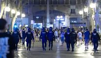 Ostrov povolal na turisty armádu. Míří tam i spousta Čechů
