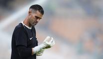 Neuvěřitelné zranění bývalého brankáře Atlética. Spadla na něj dekorace v jídelně