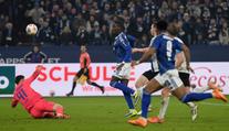 Schalke jde v 2. Bundeslize do vedení. Desetitisíce fanoušků slavily skalp lídra ligy