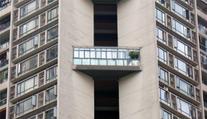 Sousedka z pekla: Zabrala společný balkon a zvětšila si byt