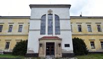Takhle to vypadá v zámku, kde žil Heydrich. Je prokletý, věří místní