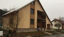 Falešní policisté vtrhli do domu a utekli s téměř milionem a půl!