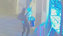 Policisté na jihu Čech už měsíc pátrají po zloději, který vykradl zlatnictví