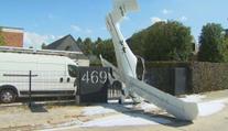 Lidé natočili na mobil pád letadla. Pilot z něj vyskočil jen s lehkým zraněním