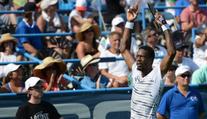 Večer plný premiér! Monfils otočil finále s Karlovičem a slaví titul