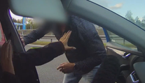 Muž na dálnici napadl ženu s dítětem. I policie je v šoku, neudržela emoce: Ubožák