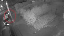 Vandal v Českých Budějovicích poškrábal 30 aut. Škody přesahují statisíce