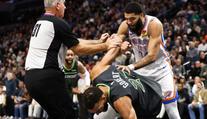 Hvězda NBA si vybila svou frustraci na soupeři. Za sražení k zemi byla vyloučena