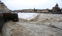 Sever Itálie děsí záplavy, v ohrožení jsou historické klenoty Florencie i Pisa