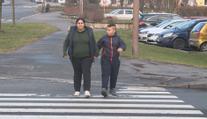 Řidič srazil na přechodu dítě. Místo omluvy přišly rasistické urážky