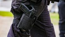 Policistka si spletla paralyzér se zbraní a zastřelila černocha. Je vinna, rozhodl soud