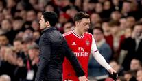 Hvězda Arsenalu je mimo tým, odejde Özil v zimě do MLS?