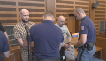Šest podvodníků z falešného callcentra bylo odsouzeno. Vydávali se za bankéře