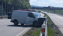 Dálnice D48 byla uzavřená. Srazila se tři auta, policie odkláněla dopravu
