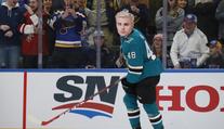 McDavid už není nejrychlejší! Tomáš Hertl pobavil maskou Justina Biebera
