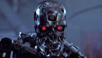 Bizarní zápas obletěl internet. Robot v kleci poslal k zemi influencera