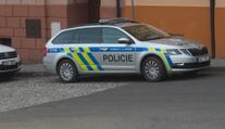 Policie vypátrala dívku, která se nevrátila domů. Předala ji do péče lékařů
