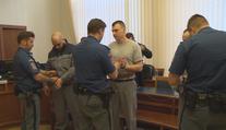 Seniora přepadli a uškrtili. Kvůli starožitným hodinám za pět tisíc