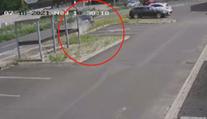 Pod vlivem drog ujížděl policii. Havaroval a chtěl se schovat v řece
