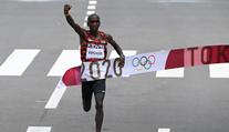 Fenomén Kipchoge stále vládne! Legendární vytrvalec vyhrál maraton