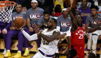 LeBron má další triple-double, zářil i Antetokounmpo