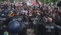 V Berlíně se konal propalestinský protest. Jednoho policistu dav málem ušlapal