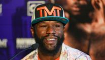 Půl milionu za dětskou autosedačku? Boxer Mayweather neví, co s penězi