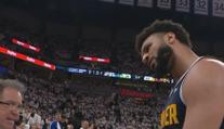 Šílenou koncovku poločasu završil koš s klaksonem. Denver srovnal sérii