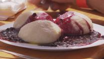 Borůvkobraní přilákalo tisíce lidí. Nechyběly knedlíky ani sladké speciality