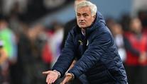 Simulant i jako hráč. Fenerbahce kritizuje kouče svého rivala, Mourinha brání