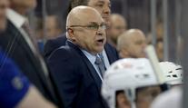 Barry Trotz je na dlažbě. Islanders oznámili, že trenér byl vyhozen