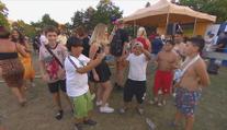 Romský festival v Praze byl plný tance a jídla. Nejvíc lákala věštírna