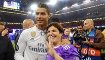 Božský Cristiano přestál těžké chvíle! Jeho maminku pustili z nemocnice