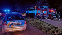 Bezdomovcům hořelo bydlení, jednoho zachránili z plamenů policisté